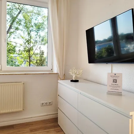 Neues Schmuckstück Am Hafen Erstklassige Einrichtung Und Fantastischer Ausblick Von Momentic *
